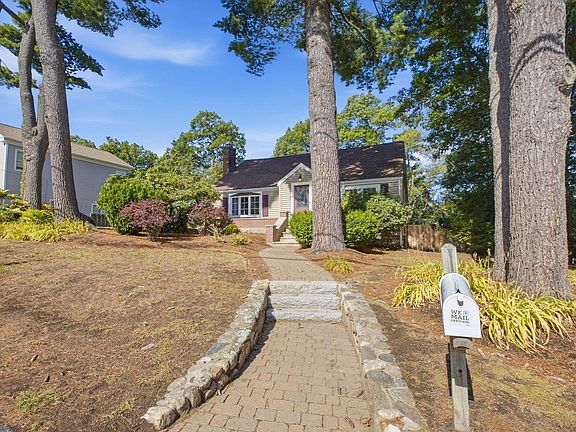 2nd image of 1 Great Pines Ave