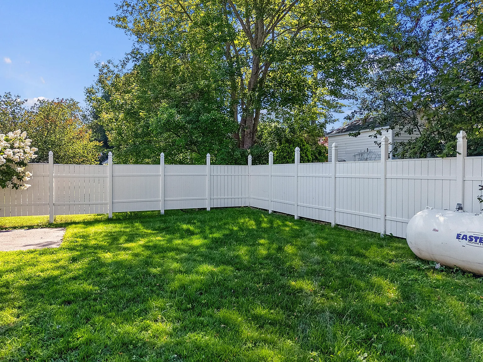 4 bed, 2515 sqft, $3,000 — Photo 4