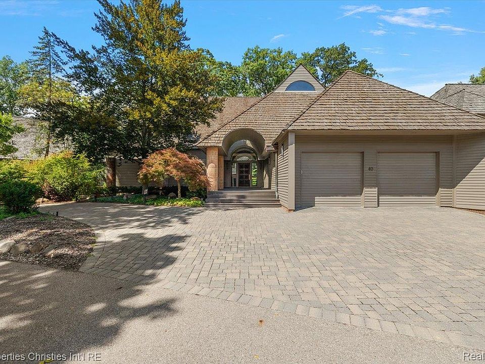 1st image of 40 Scenic Oaks Dr N