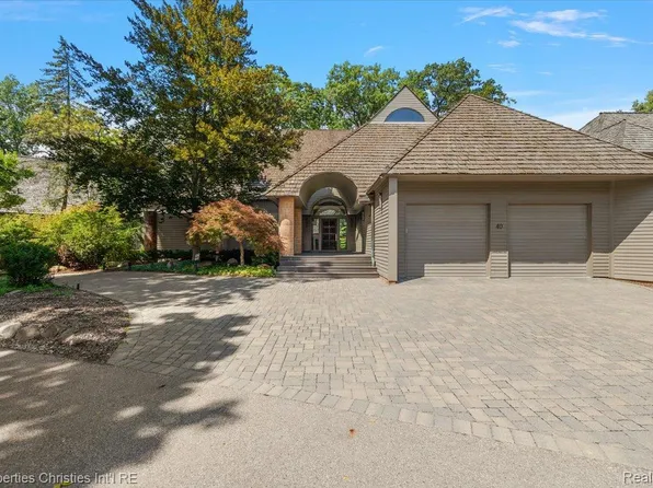 40 Scenic Oaks Dr N, Bloomfield Hills, MI 48304