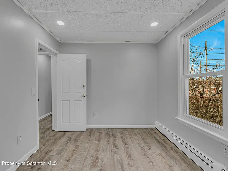 8 Green Ridge St #1 — Photo 10