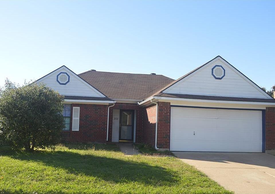 1st image of 1202 Trenton Ln