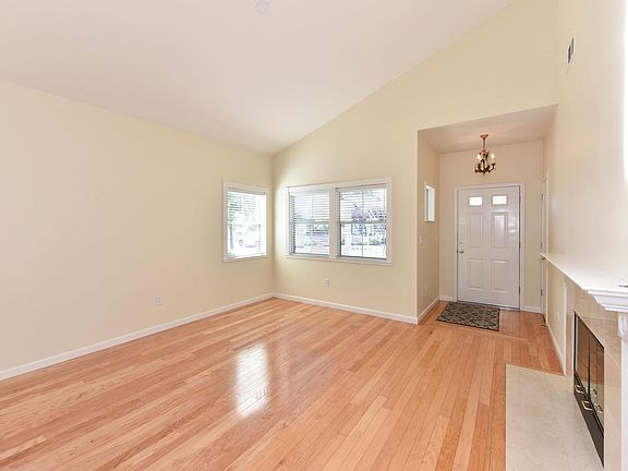5th image of 13 Forrester Ln