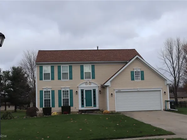 34780 Clear Creek Dr, North Ridgeville, OH 44039