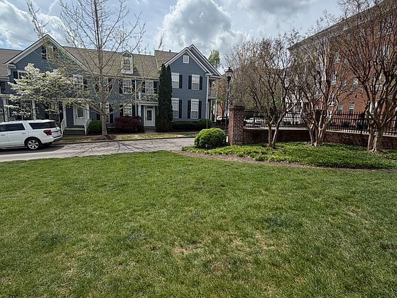 3rd image of 7102 Lenox Village Dr