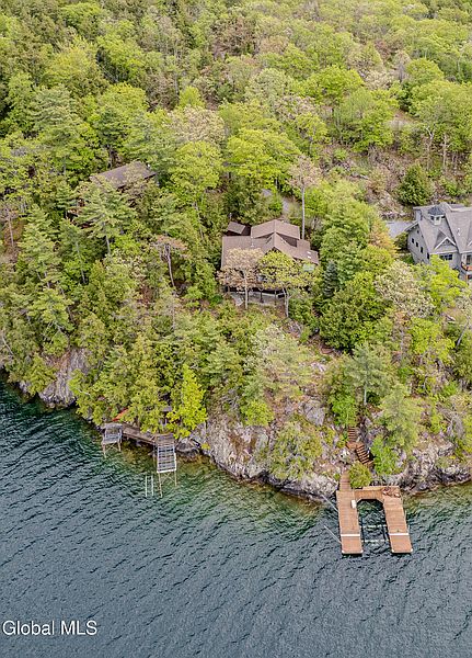 4th image of 5569 Evergreen Shores Way