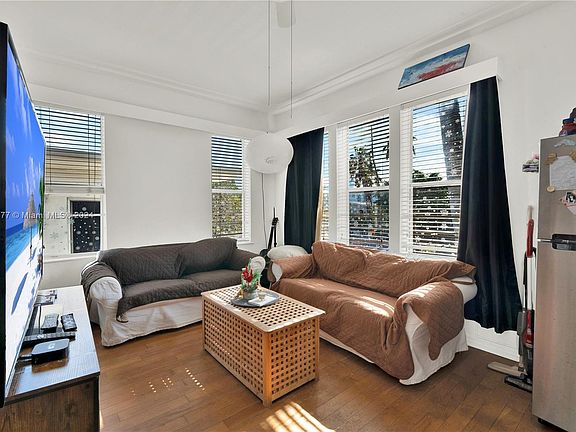 5th image of 1027 Pennsylvania Ave APT 201