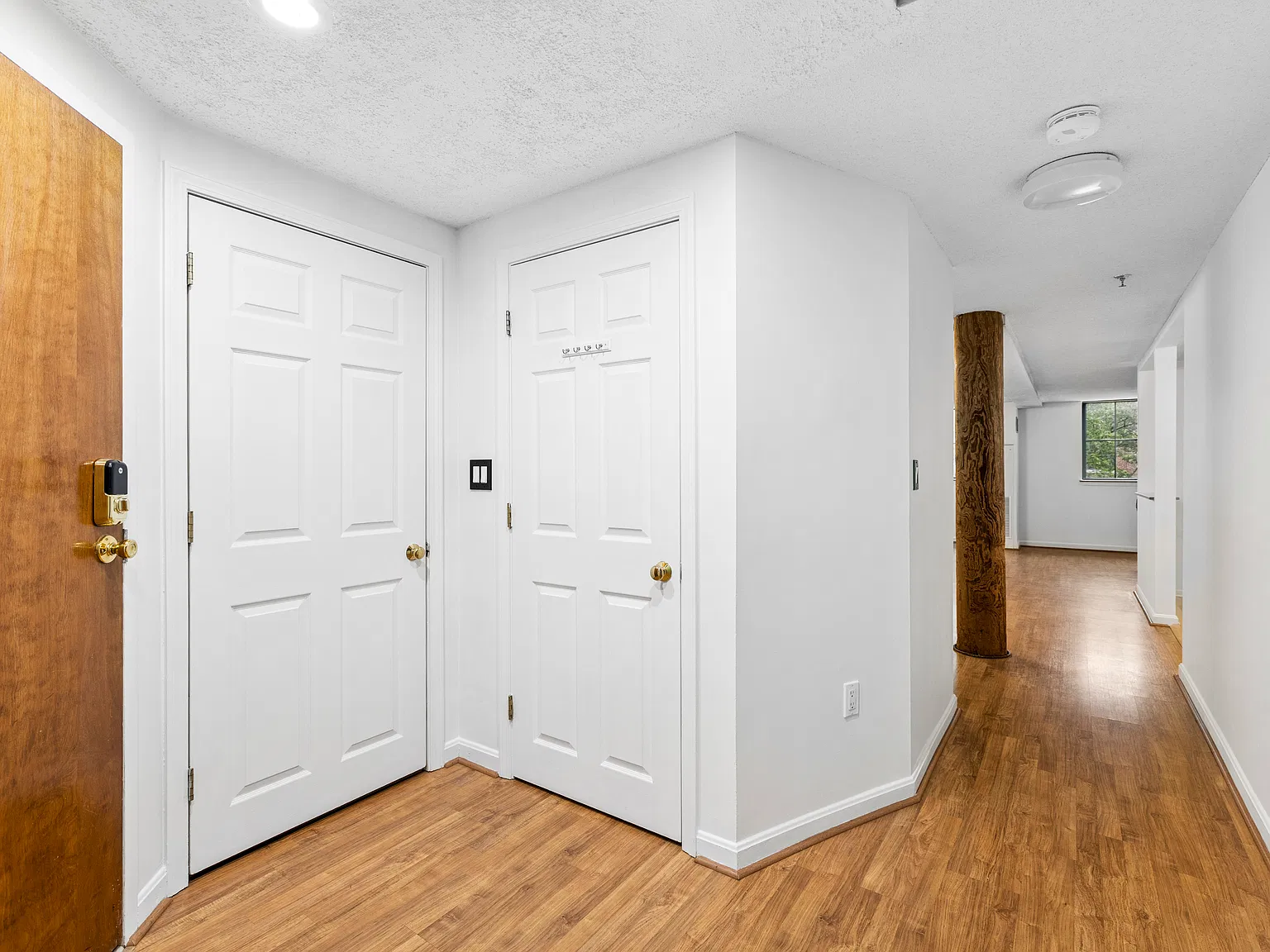 2 bed, 1.5 bath, 1462 sqft, $2,400 — Photo 4
