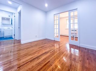 25-97 38th St #3R, Astoria, NY 11103