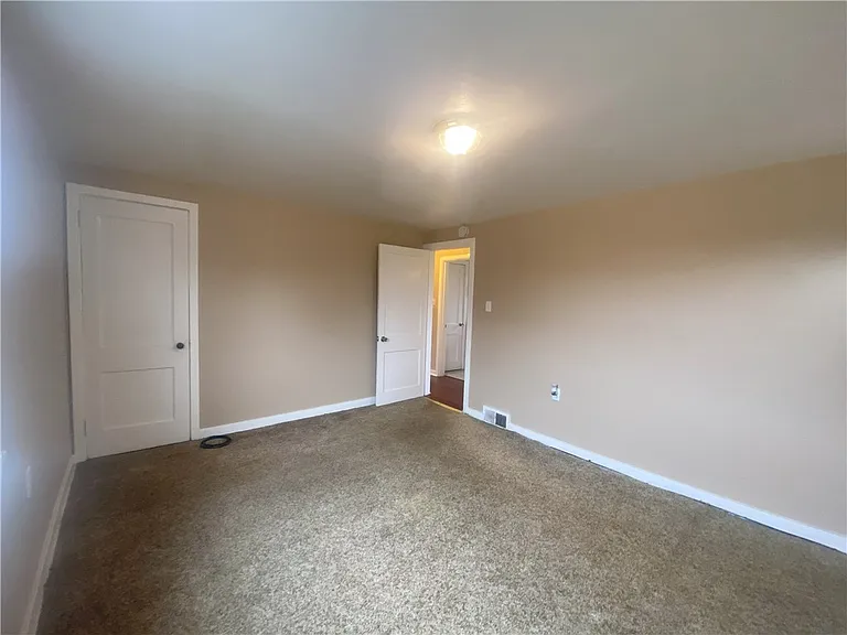 1025 Logan Rd — Photo 20