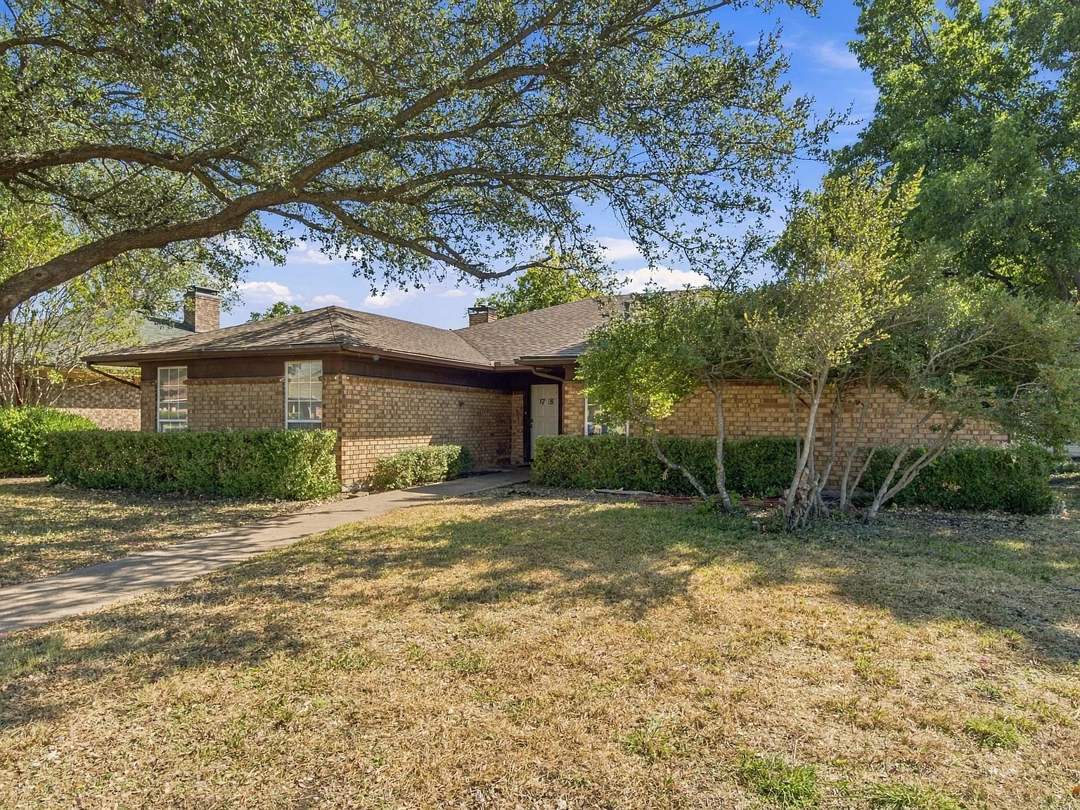 4 bed, 2.5 bath, 1733 sqft, $1,850 — Photo 2