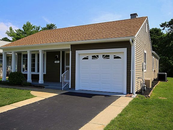 2nd image of 62 Paradise Blvd