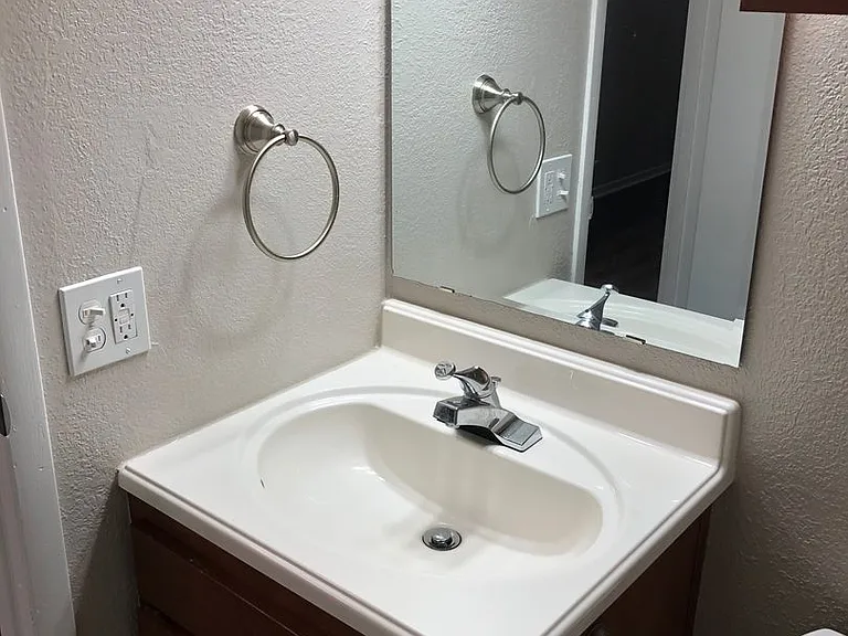 Poplar Ridge Apartments — Photo 33