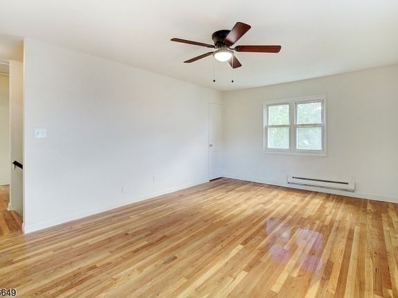 3rd image of 138 Lincoln St APT A2