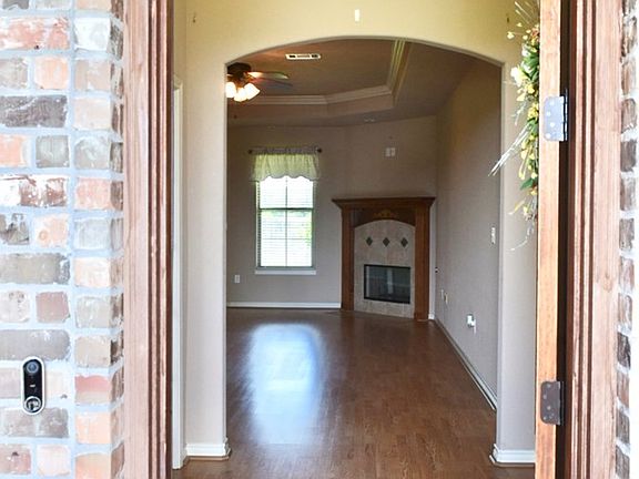 4th image of 5645 Nicole Ln