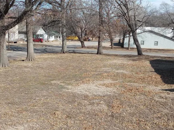 301 S High St, El Dorado, KS 67042
