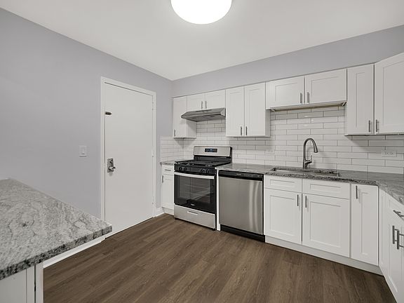 3rd image of 10361 Dearlove Rd APT 1I