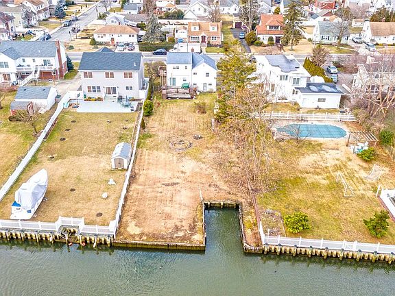 2nd image of 2519 Bellmore Ave