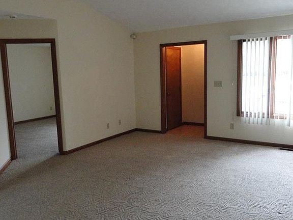 4th image of 1309 Donson Cir