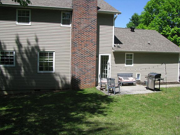 3rd image of 1021 Farrington Dr