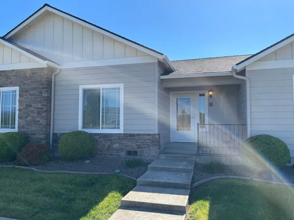 319 S Haskell St, Central Point, OR 97502