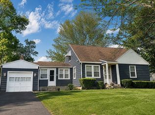 45 Thompkins Ave, East Longmeadow, MA 01028