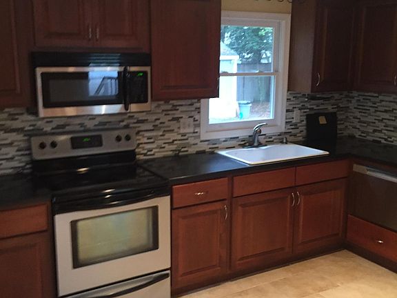 4th image of 7208 Richmond Ave #B