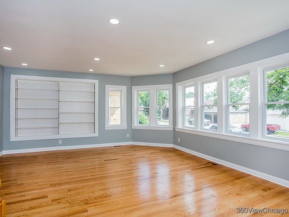 4th image of 4540 N Menard Ave