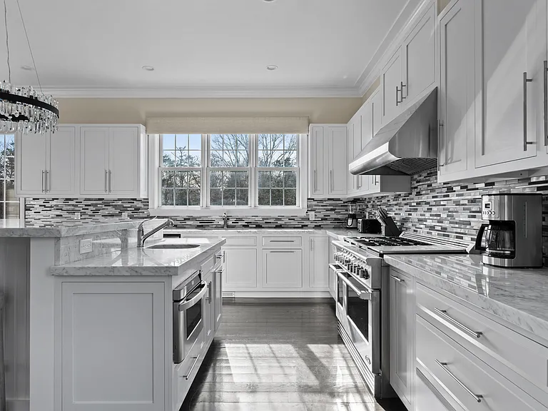 490 Montauk Hwy — Photo 13