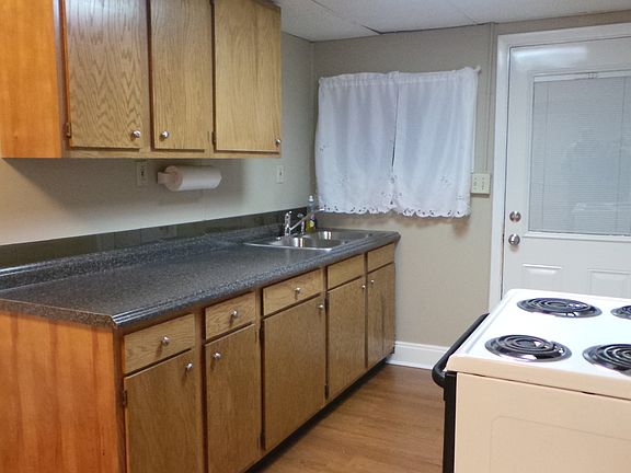 3rd image of 624 W Beardsley Ave