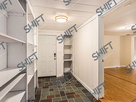 5th image of 2324 Riverside Dr NE