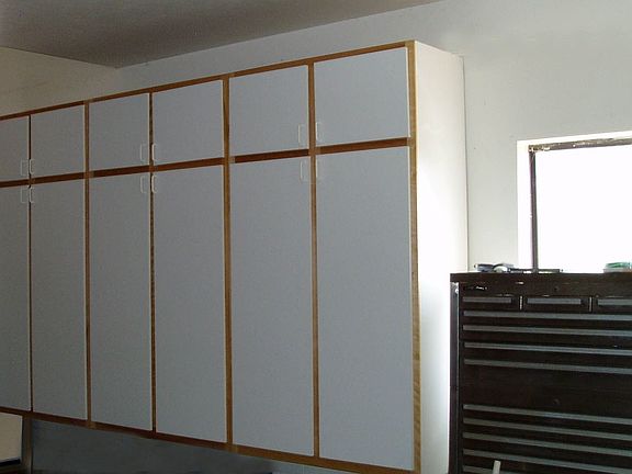 Garage Built In Cabnets