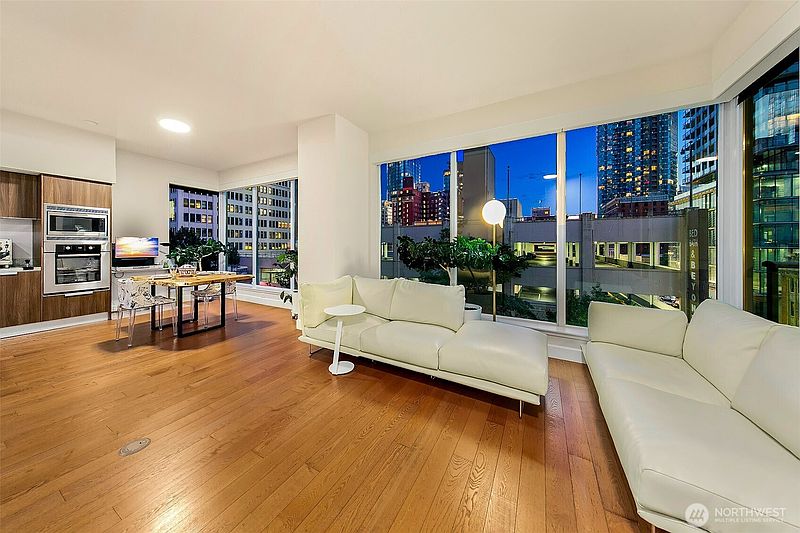 3rd image of 1920 4th Avenue #502