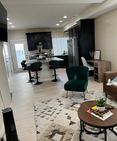 415 S 740 E — Photo 16