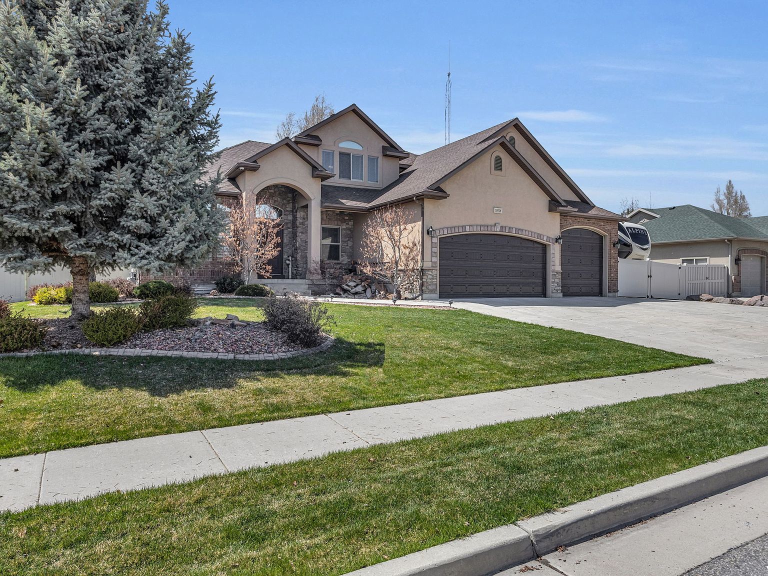 10018 S Birdie Way W