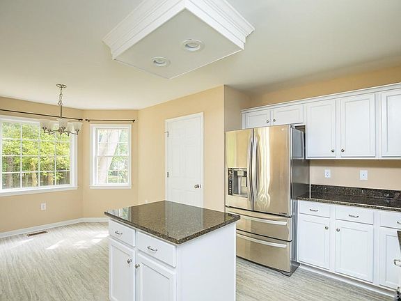 5th image of 8064 Pebblepath Pkwy