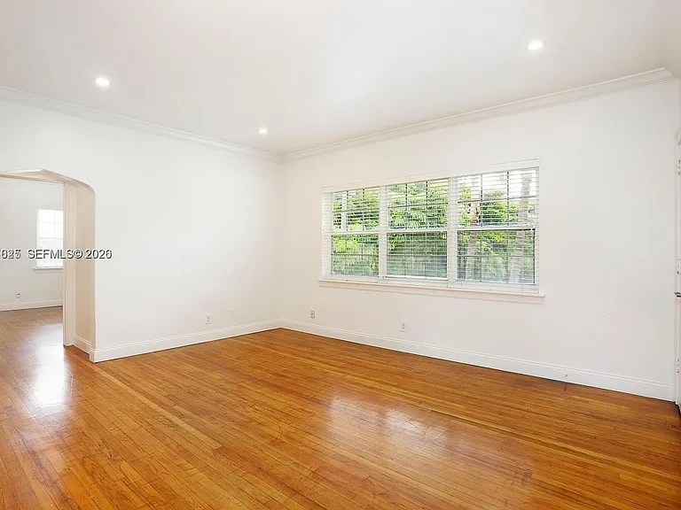 237 Madeira Ave #1 — Photo 4