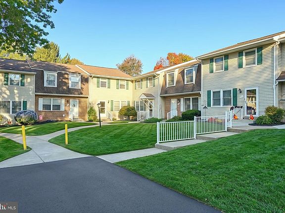 2nd image of 175 Fox Run Dr #175