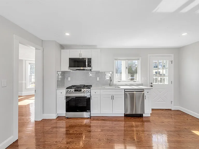 419 Poplar St #1 — Photo 11