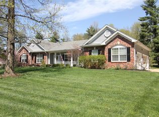 33 Auburndale Dr, Saint Louis, MO 63141