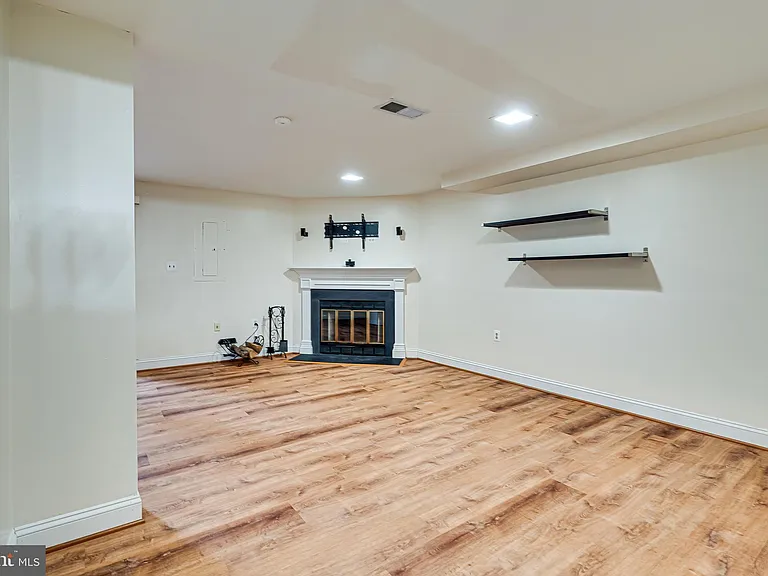5708 Heritage Crossing Ct — Photo 35