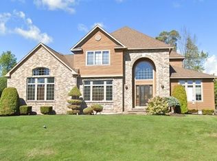 7705 Foxtail Pnes, Liverpool, NY 13090