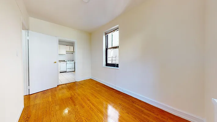 Rented by Bond New York | media 25