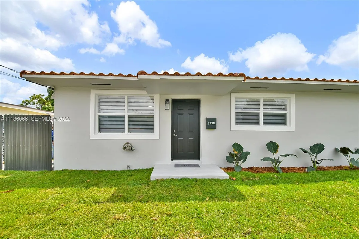 Building Photo - 7990 Grand Canal Dr #7990