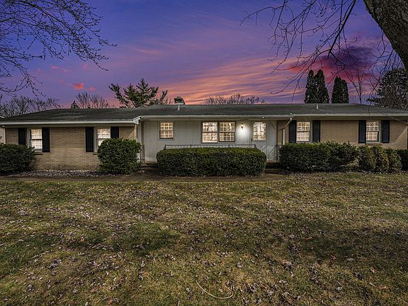 2nd image of 2533 Rockhill Dr NE