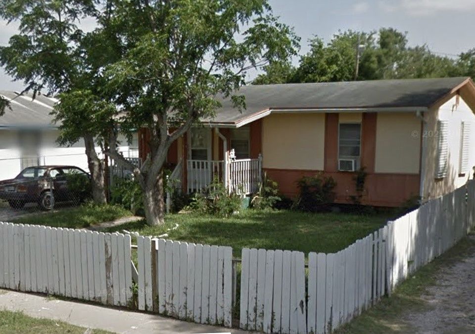 1st image of 1406 Dorado St