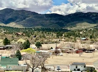 18404 S Niblick Dr, Peeples Valley, AZ 86332