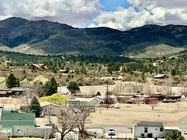 18404 S Niblick Dr, Peeples Valley, AZ 86332