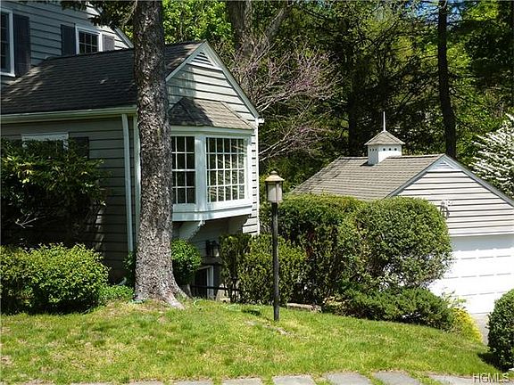 3rd image of 1 Munson Pond Ln