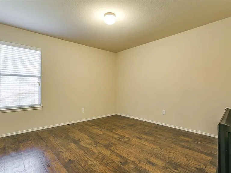 8832 Elk Creek Ln — Photo 15